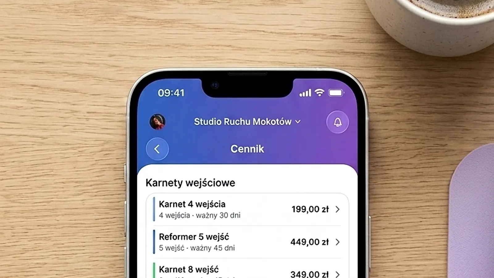 Aplikacja mobilna Fitro otwarta na telefonie
