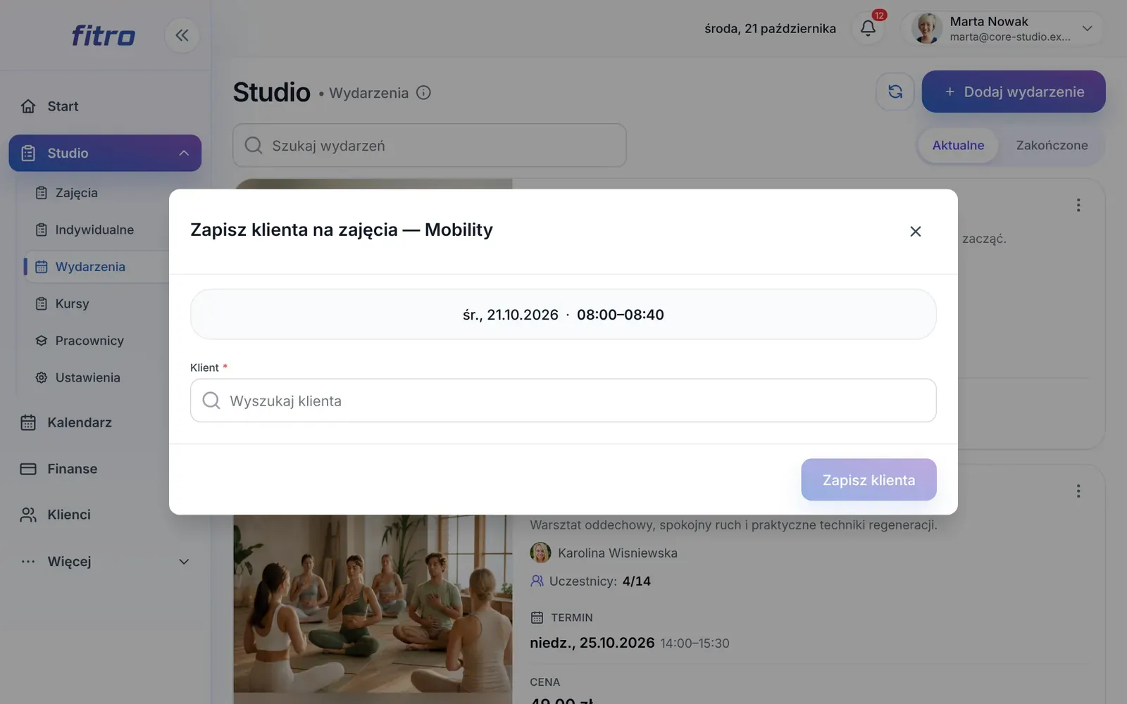 Okno zapisu klienta na zajęcia z polem wyszukiwania klienta
